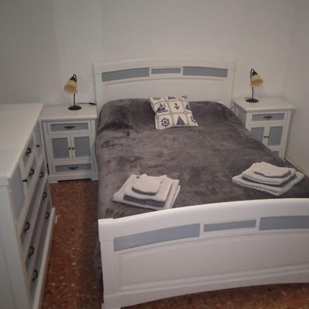 Edificio Gijon Newly Renovated Two-Bedroom Apartment Benidorm Eksteriør billede