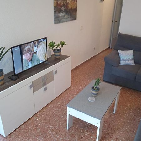 Edificio Gijon Newly Renovated Two-Bedroom Apartment Benidorm Eksteriør billede