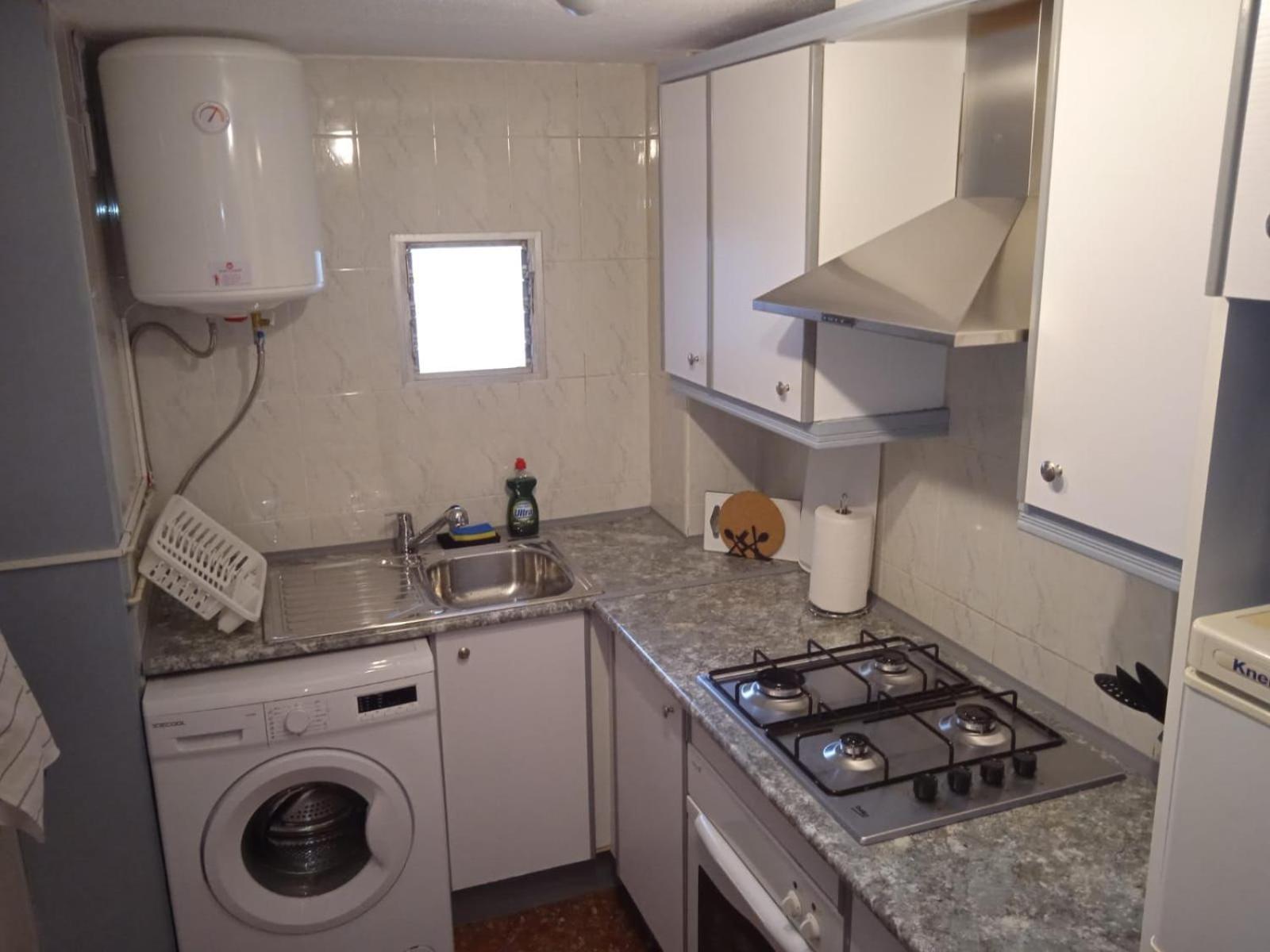 Edificio Gijon Newly Renovated Two-Bedroom Apartment Benidorm Eksteriør billede