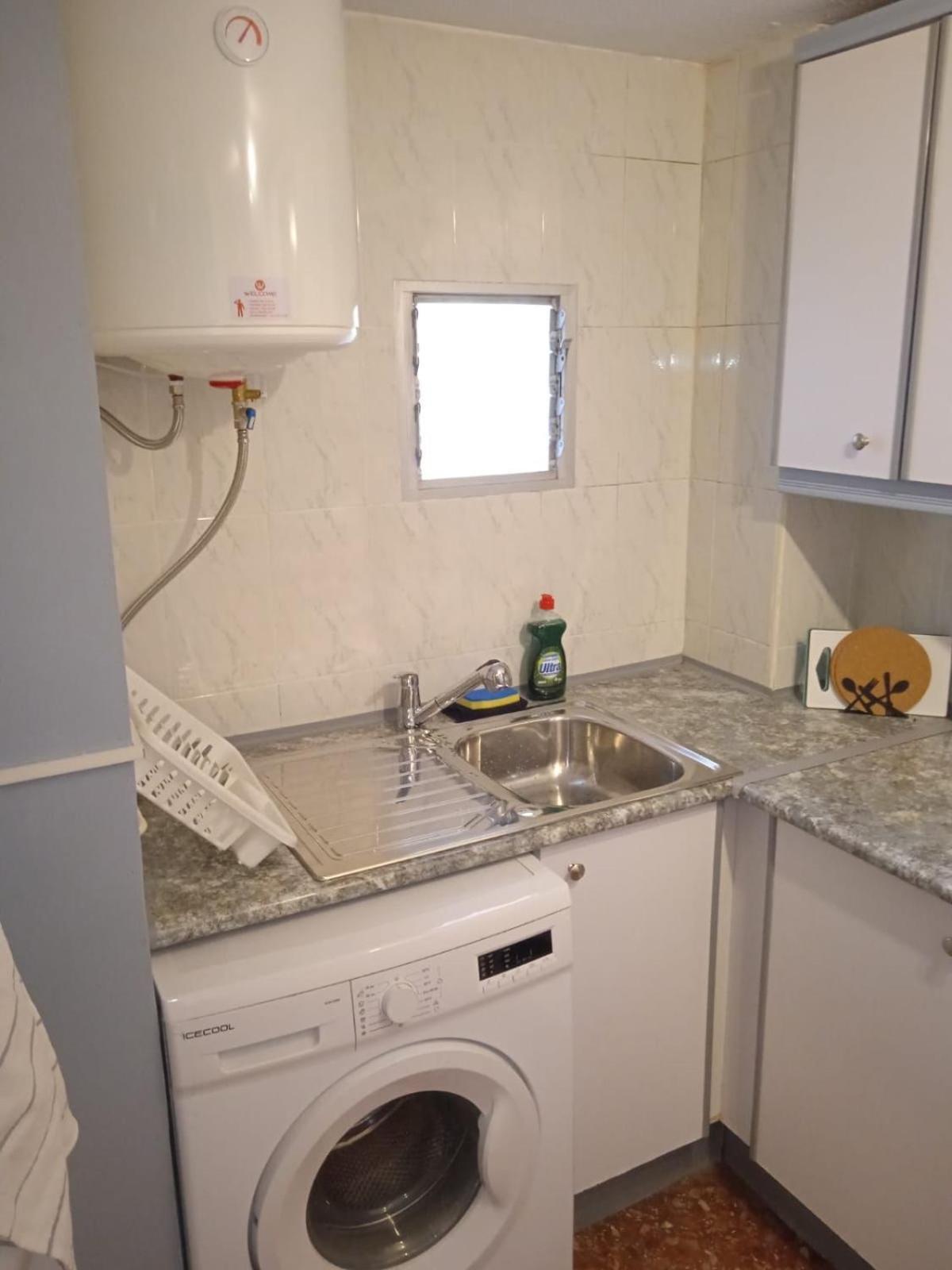 Edificio Gijon Newly Renovated Two-Bedroom Apartment Benidorm Eksteriør billede