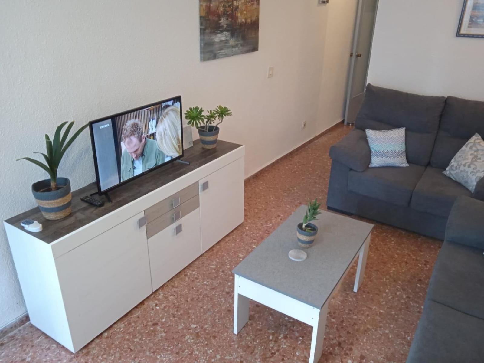 Edificio Gijon Newly Renovated Two-Bedroom Apartment Benidorm Eksteriør billede